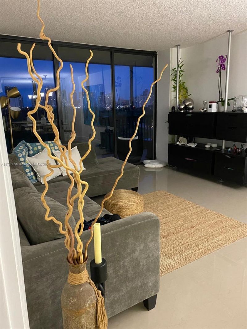 20335 W Country Club Dr, Unit 905, Aventura, FL 33180 Photo