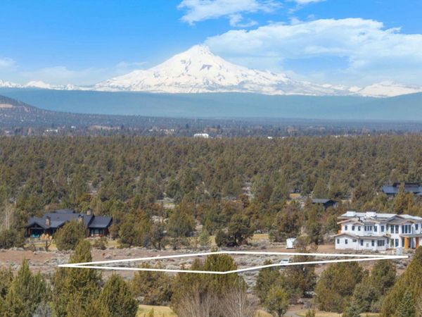 65827 Sanctuary Drive, Unit #275, Bend, OR 97701