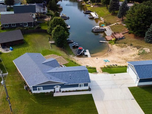 1641 N Arrowhead Road, Mears, MI 49436