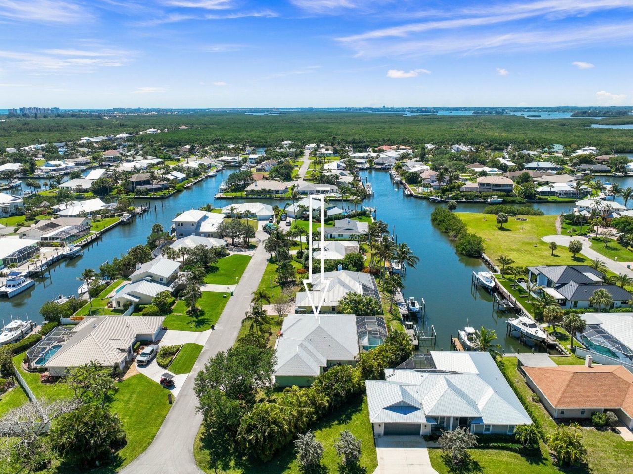 139 Commonwealth Court, Hutchinson Island, FL 34949 Photo