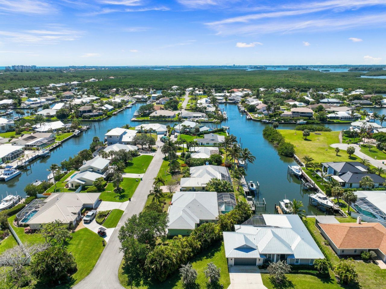 139 Commonwealth Court, Hutchinson Island, FL 34949 Photo