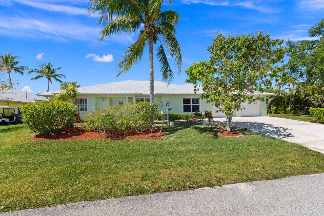 139 Commonwealth Court, Hutchinson Island, FL 34949 Photo