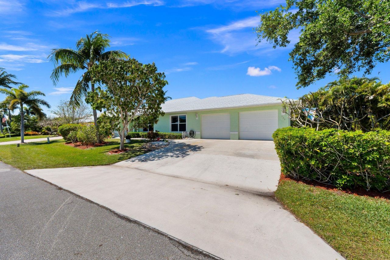 139 Commonwealth Court, Hutchinson Island, FL 34949 Photo