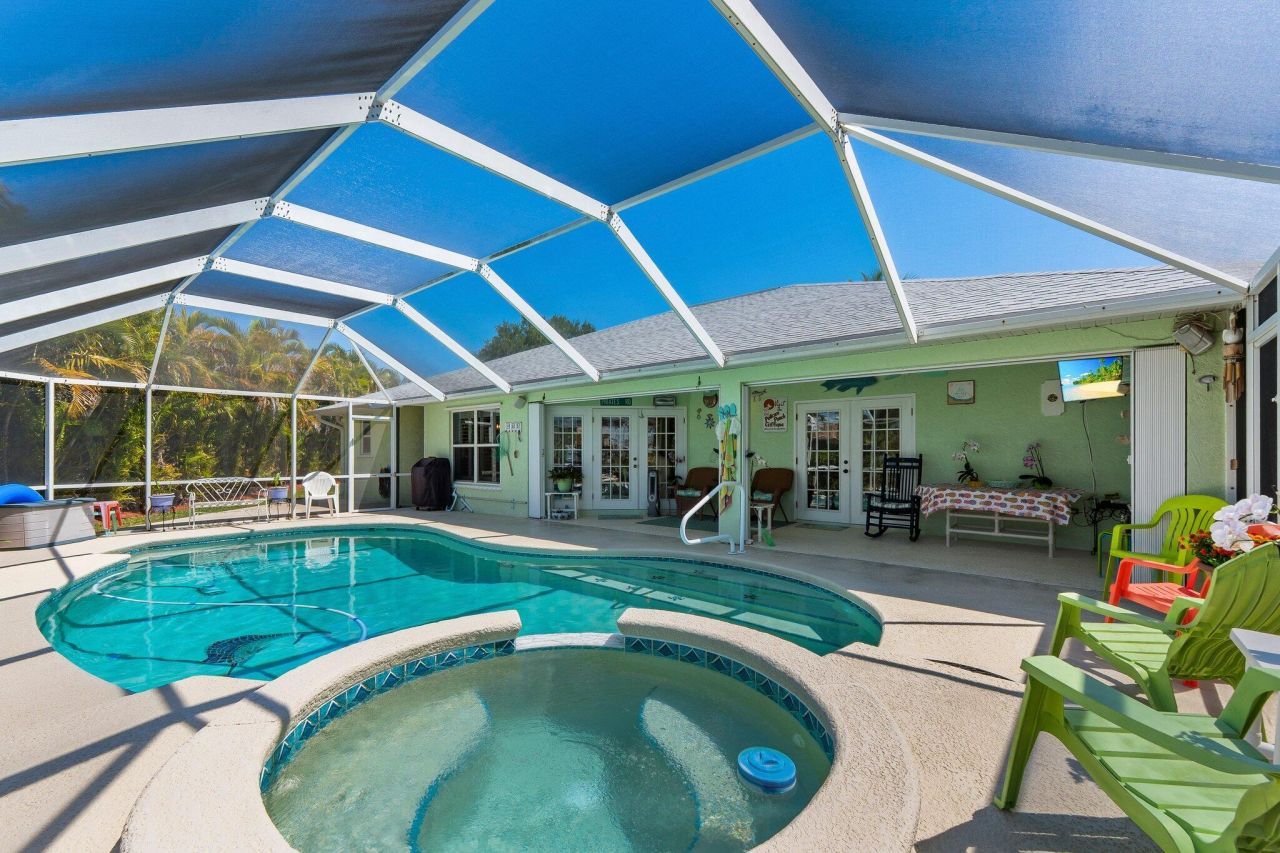 139 Commonwealth Court, Hutchinson Island, FL 34949 Photo