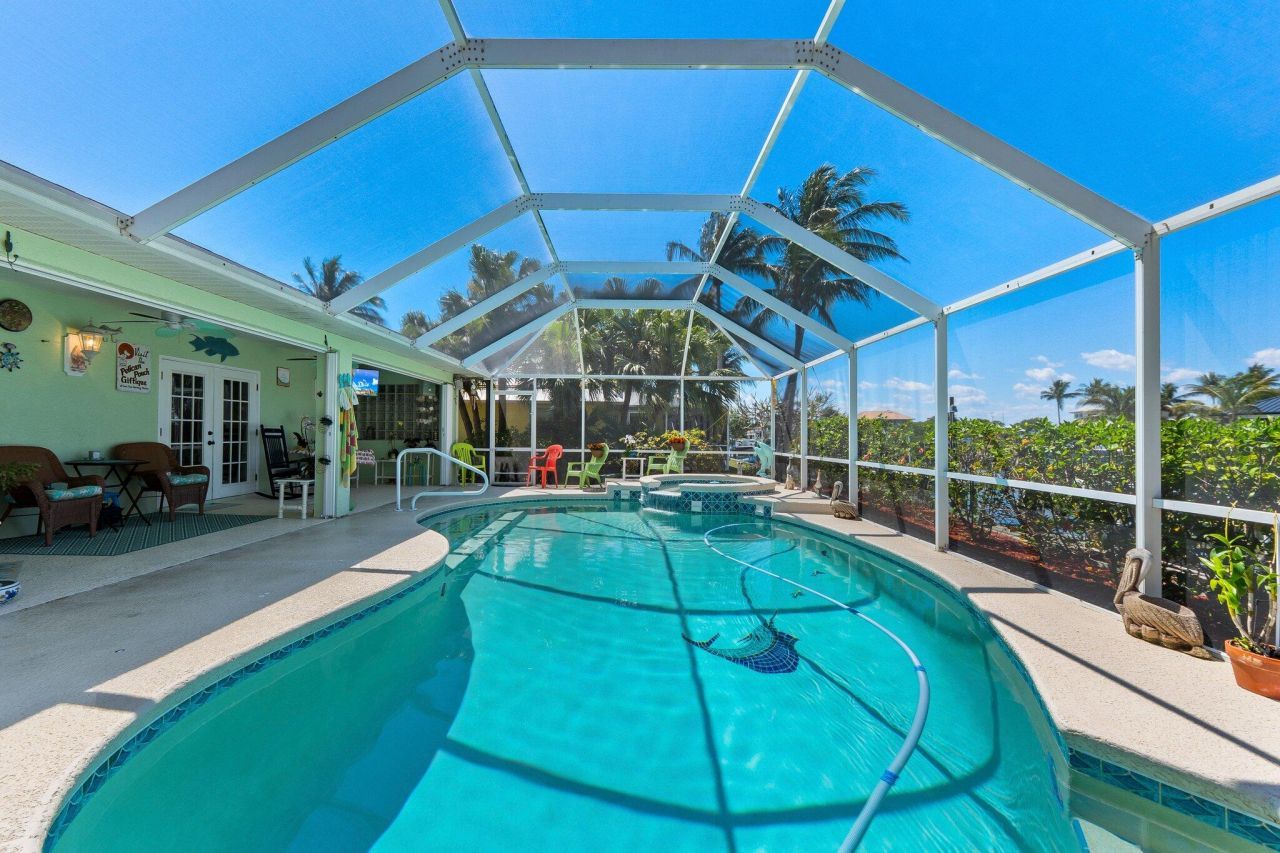 139 Commonwealth Court, Hutchinson Island, FL 34949 Photo