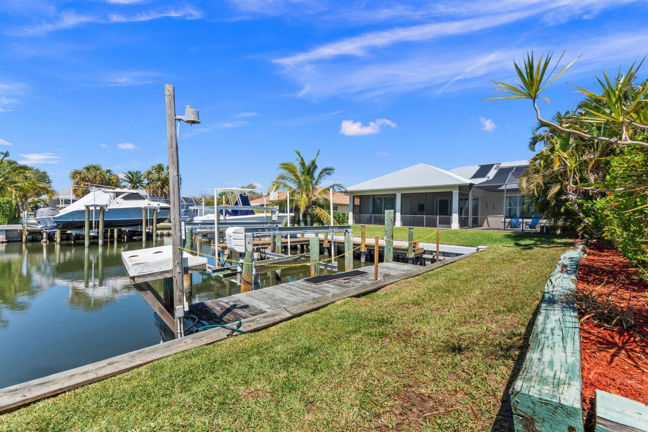 139 Commonwealth Court, Hutchinson Island, FL 34949 Photo