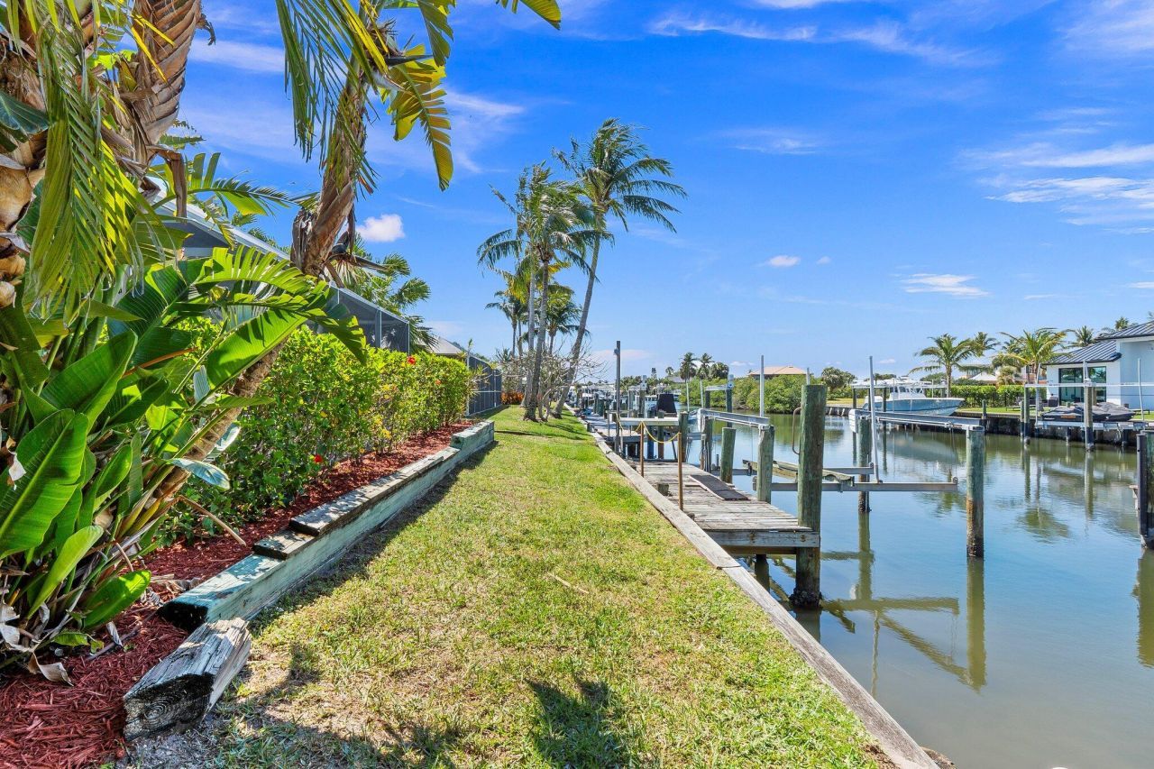 139 Commonwealth Court, Hutchinson Island, FL 34949 Photo