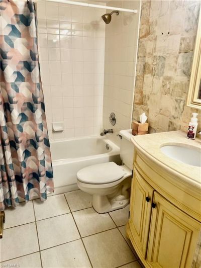 5765 Trailwinds Dr, Unit 115, Fort Myers, FL 33907 Photo