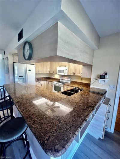 5765 Trailwinds Dr, Unit 115, Fort Myers, FL 33907 Photo