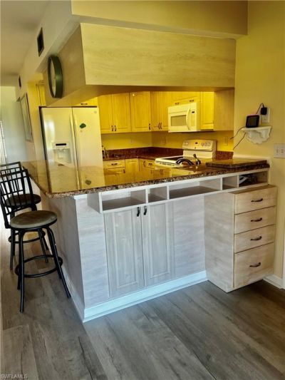 5765 Trailwinds Dr, Unit 115, Fort Myers, FL 33907 Photo