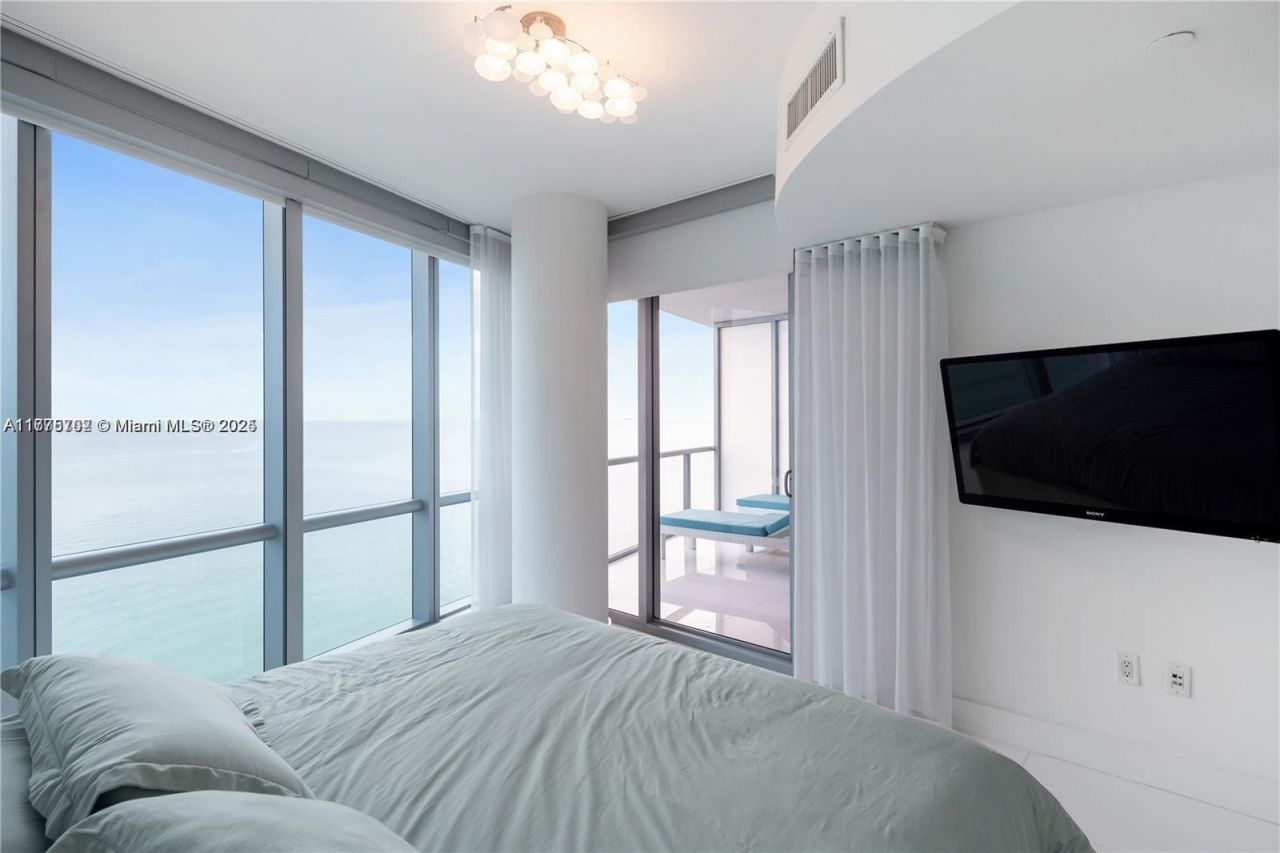 17121 Collins Ave, Unit 1703, Sunny Isles Beach, FL 33160 Photo