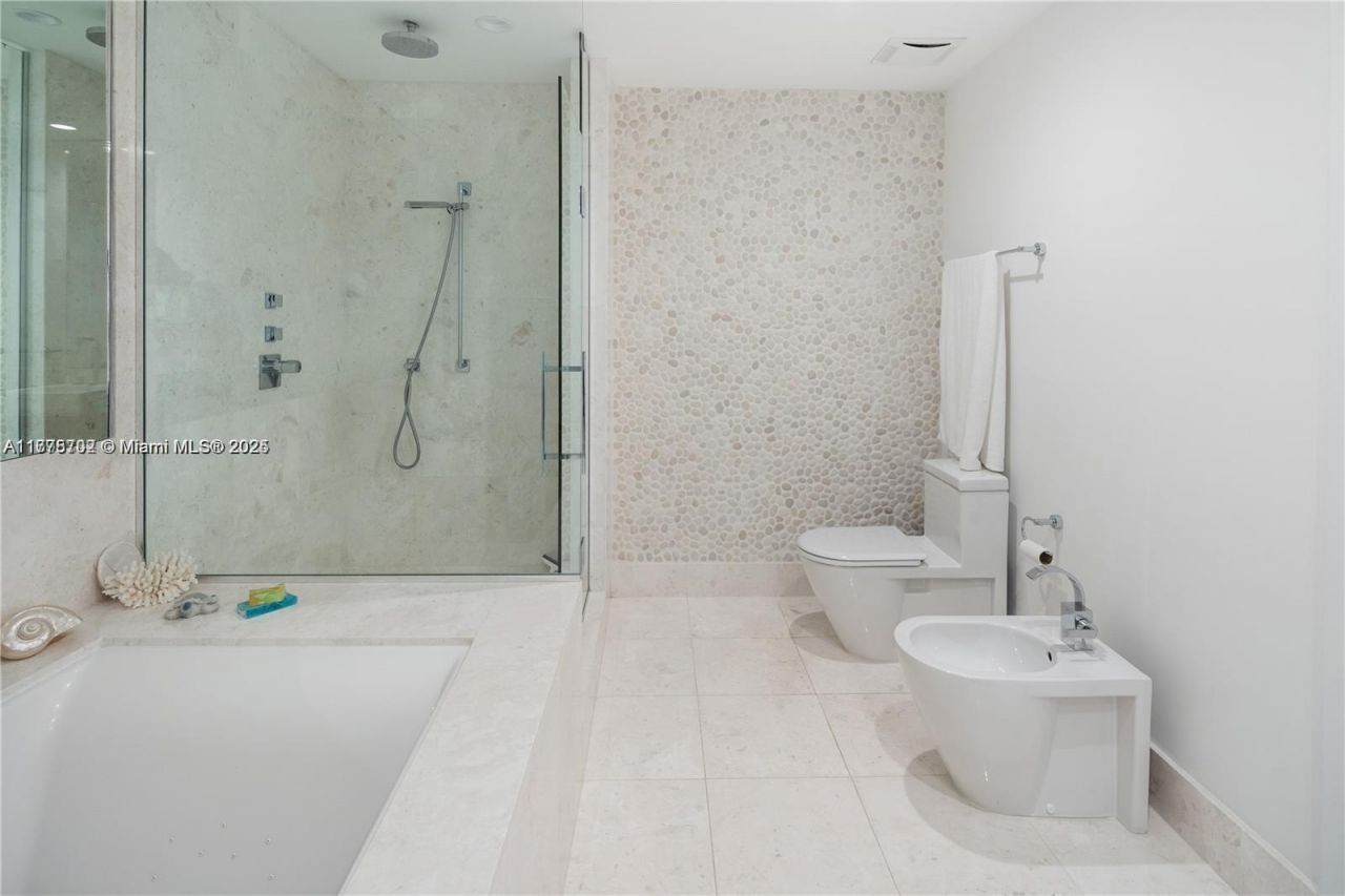 17121 Collins Ave, Unit 1703, Sunny Isles Beach, FL 33160 Photo