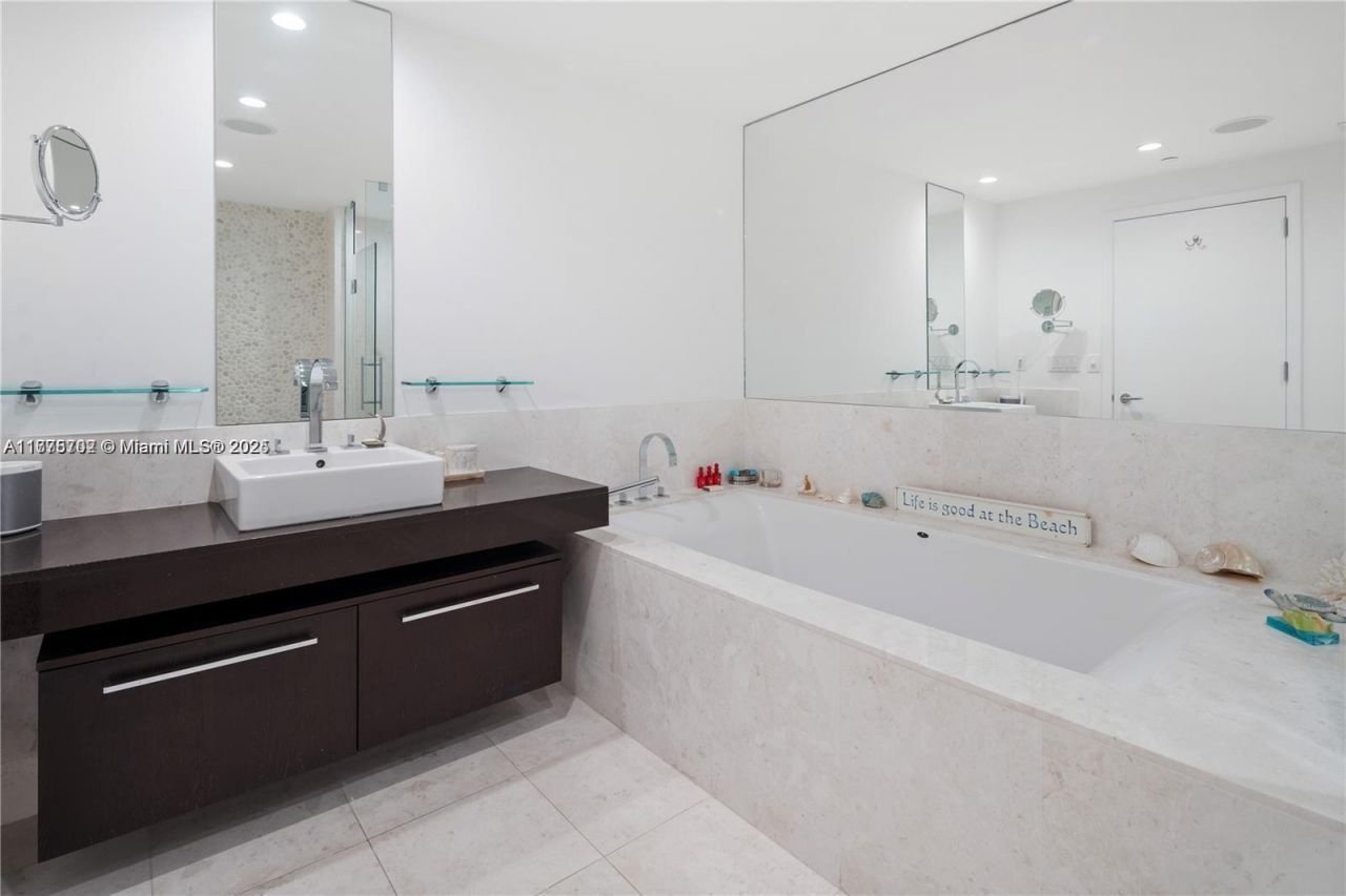 17121 Collins Ave, Unit 1703, Sunny Isles Beach, FL 33160 Photo