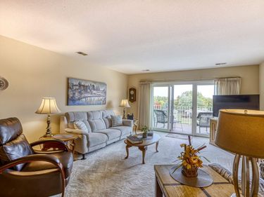 8621 Basswood Road, Unit 33, Eden Prairie, MN 55344
