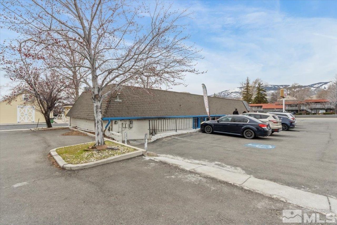 1301 N Carson Avenue, Carson City, NV 89701 Photo