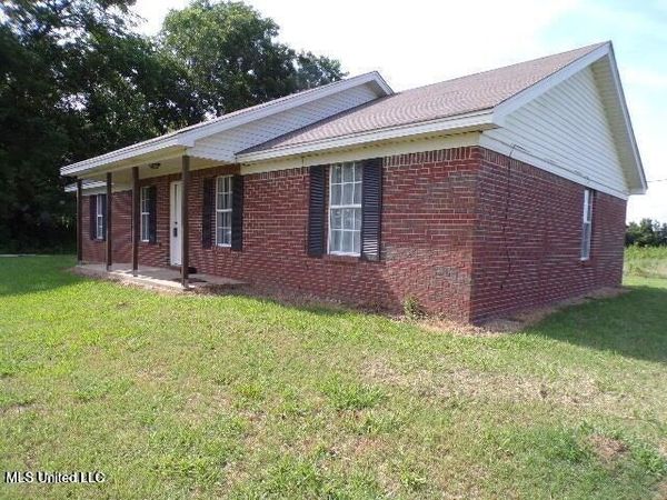 5521 Dubbs Road, Dundee, MS 38626