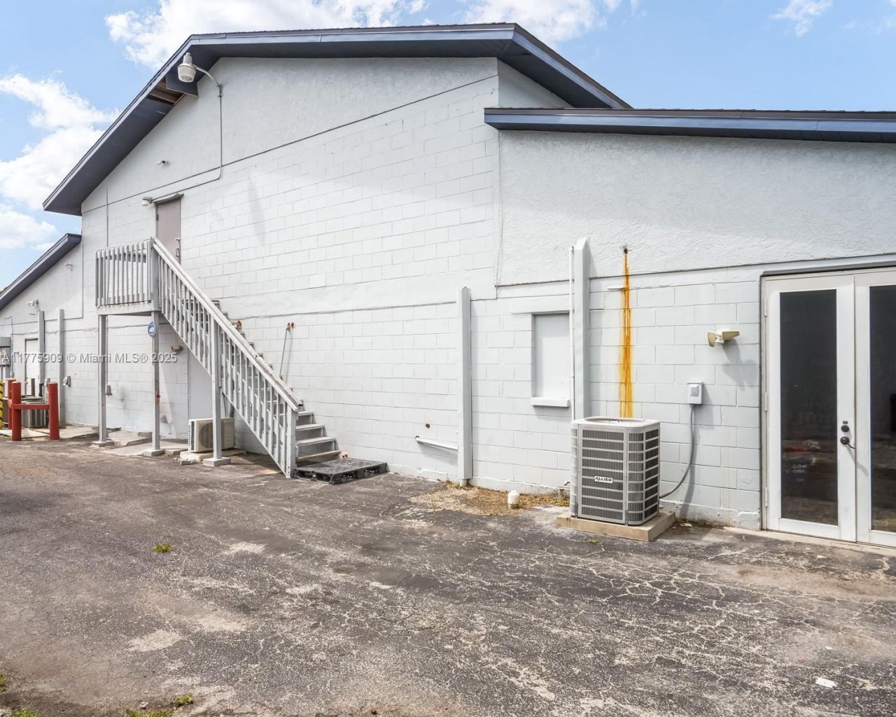 3775 Fowler St, Fort Myers, FL 33901 Photo