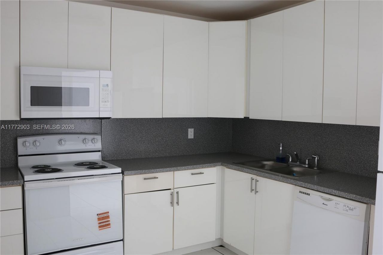 9801 Collins Ave, Unit 11M, Bal Harbour, FL 33154 Photo