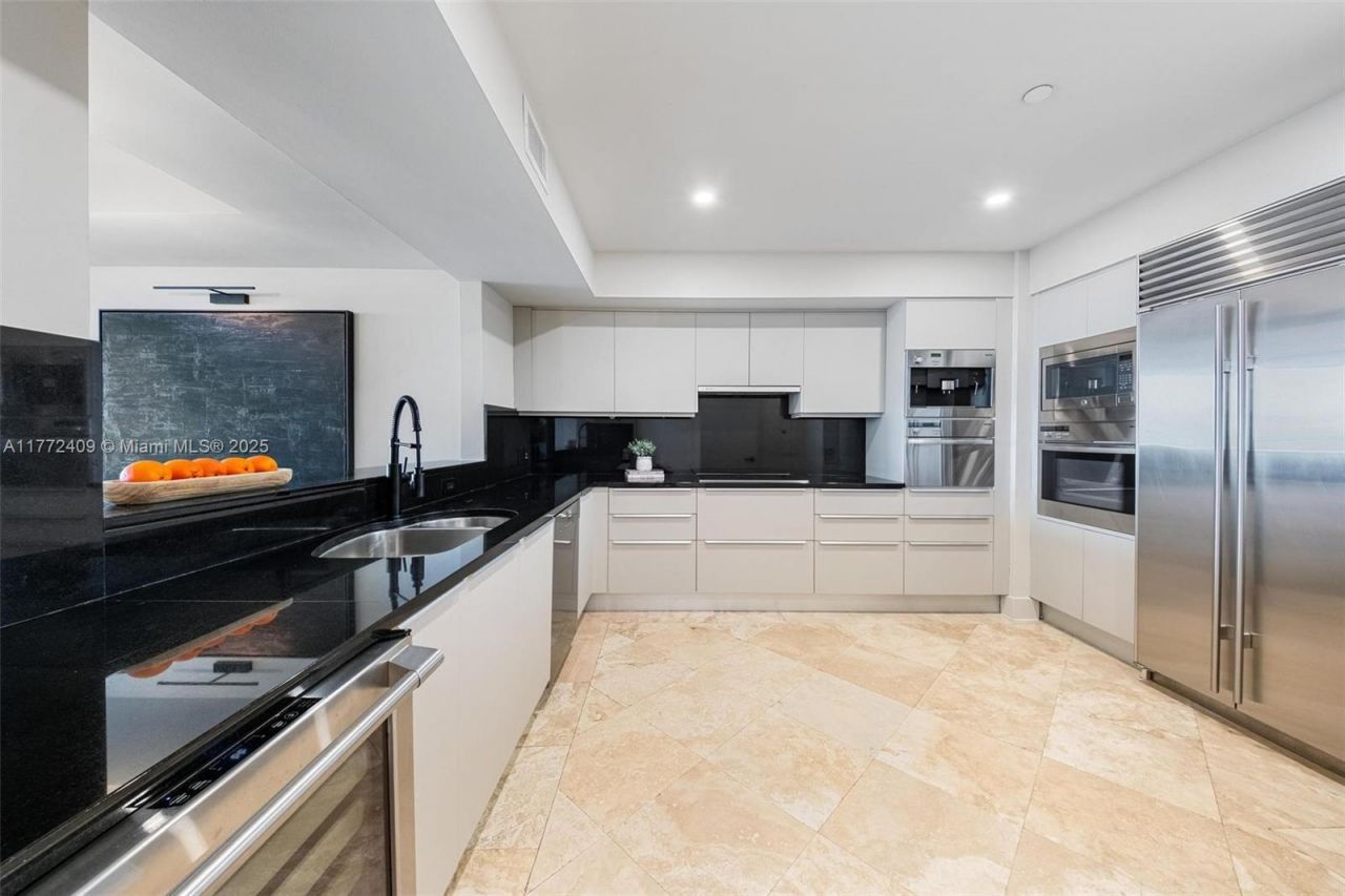 1331 Brickell Bay Dr, Unit 3305, Miami, FL 33131 Photo