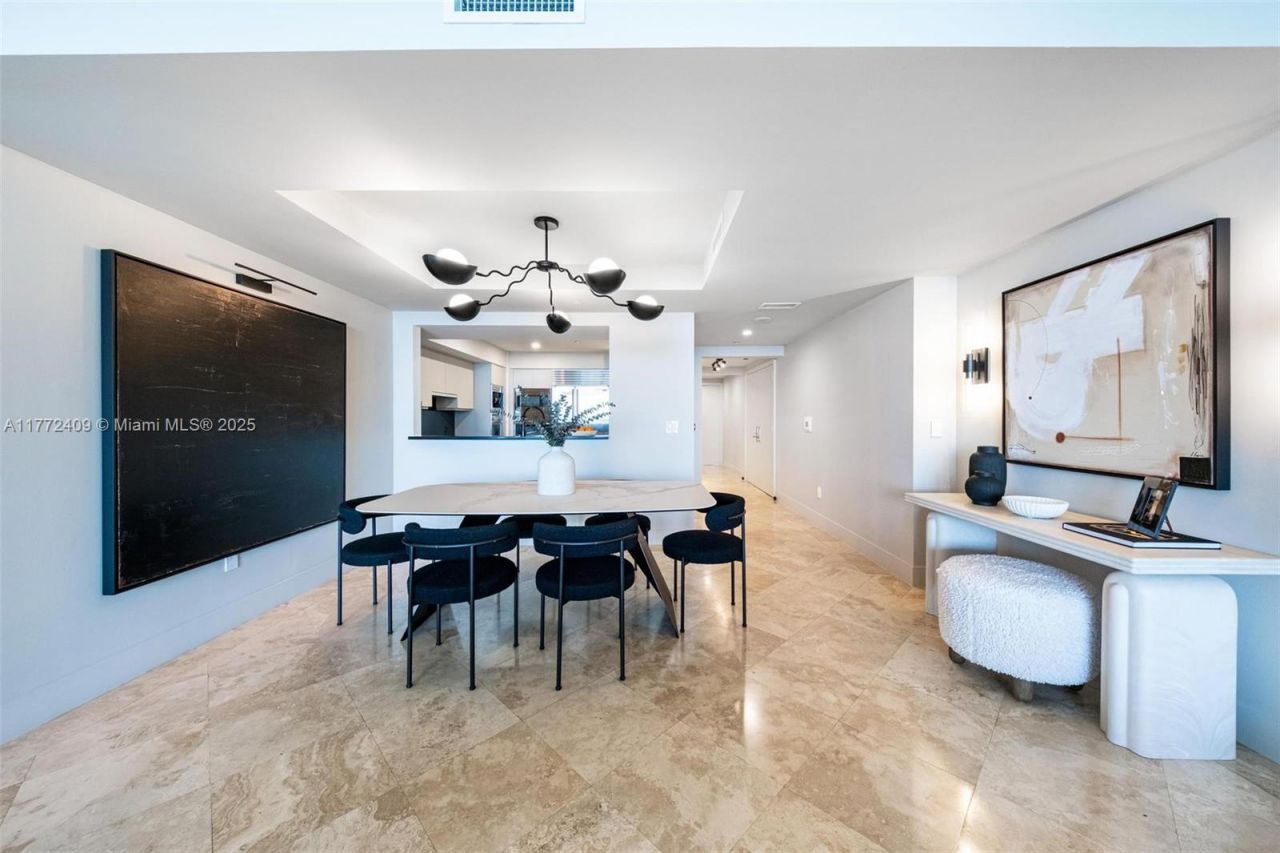 1331 Brickell Bay Dr, Unit 3305, Miami, FL 33131 Photo