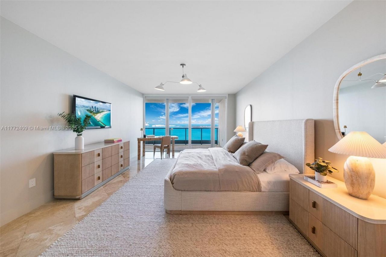 1331 Brickell Bay Dr, Unit 3305, Miami, FL 33131 Photo