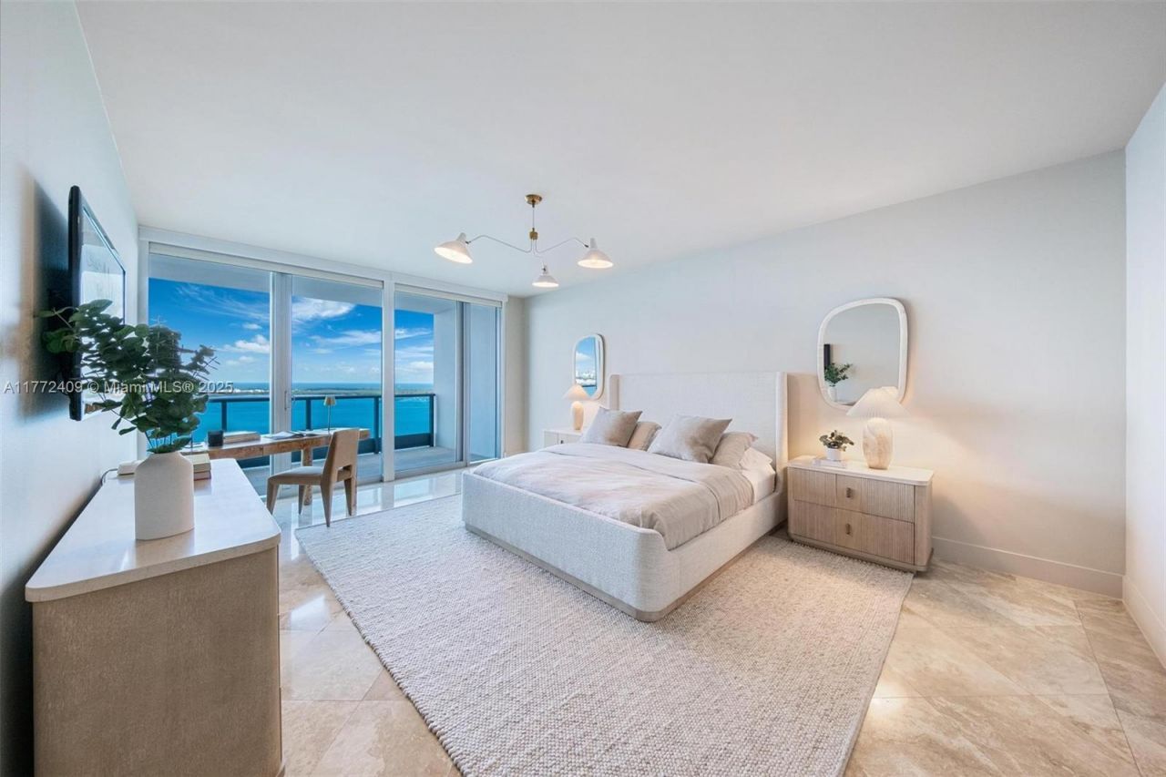 1331 Brickell Bay Dr, Unit 3305, Miami, FL 33131 Photo