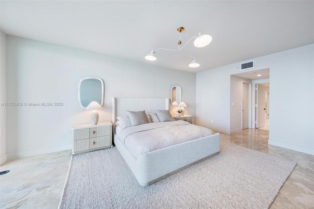 1331 Brickell Bay Dr, Unit 3305, Miami, FL 33131 Photo