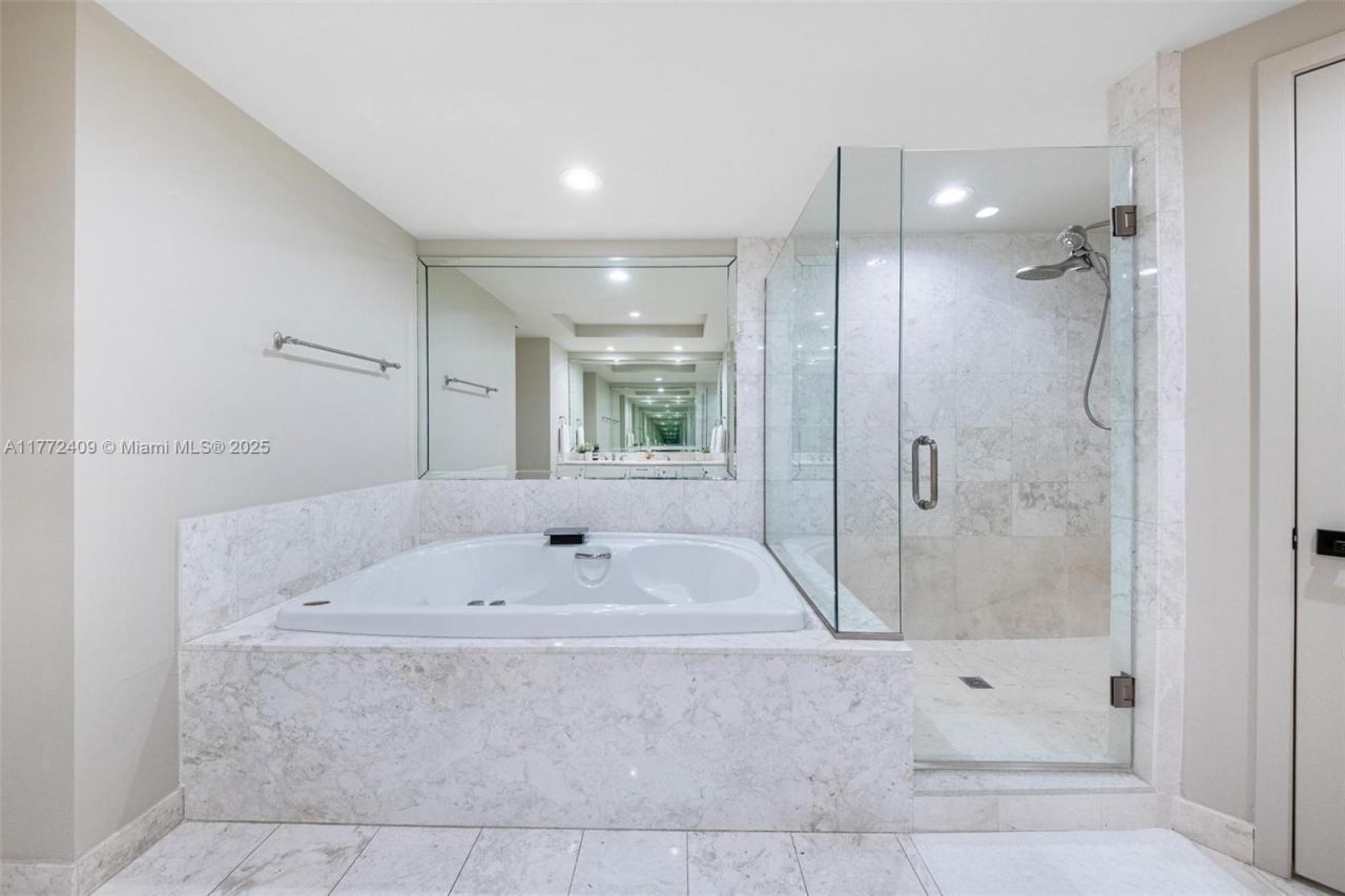 1331 Brickell Bay Dr, Unit 3305, Miami, FL 33131 Photo