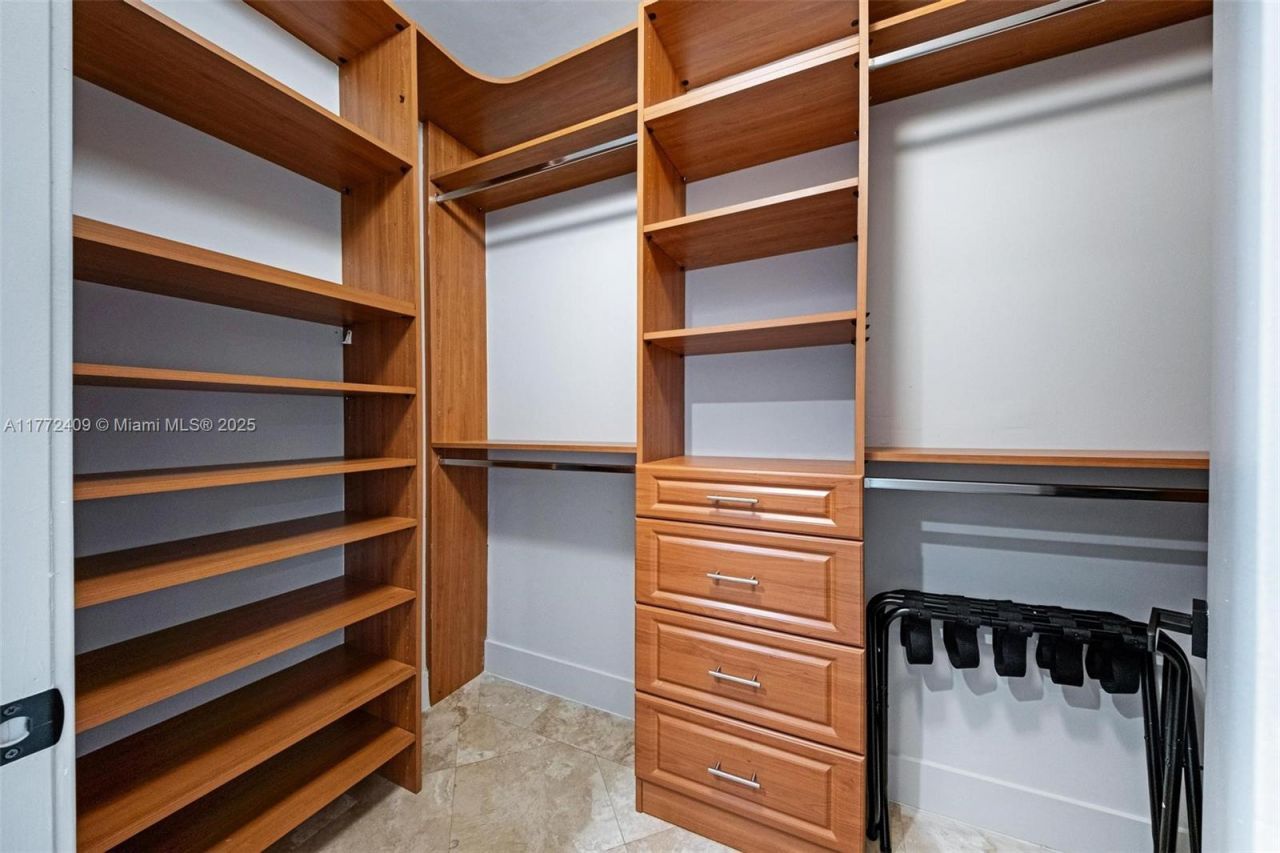 1331 Brickell Bay Dr, Unit 3305, Miami, FL 33131 Photo