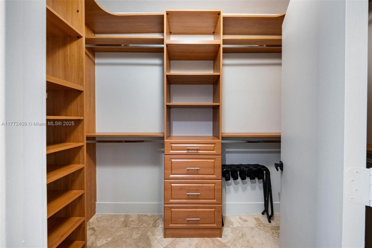 1331 Brickell Bay Dr, Unit 3305, Miami, FL 33131 Photo