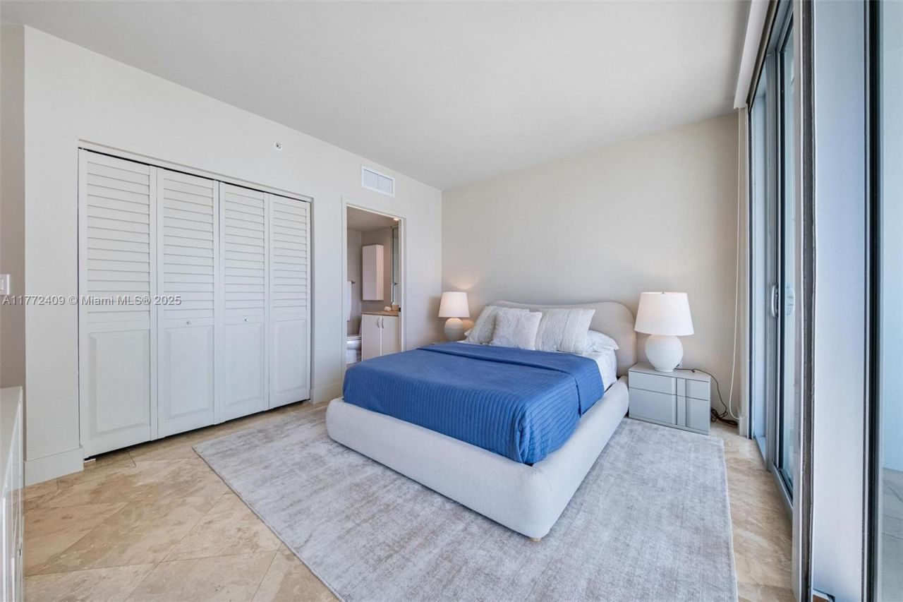 1331 Brickell Bay Dr, Unit 3305, Miami, FL 33131 Photo