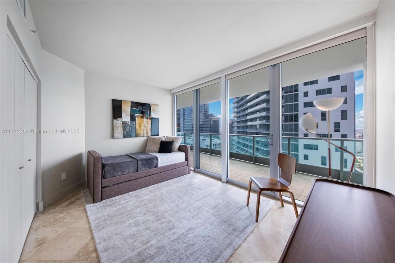 1331 Brickell Bay Dr, Unit 3305, Miami, FL 33131 Photo