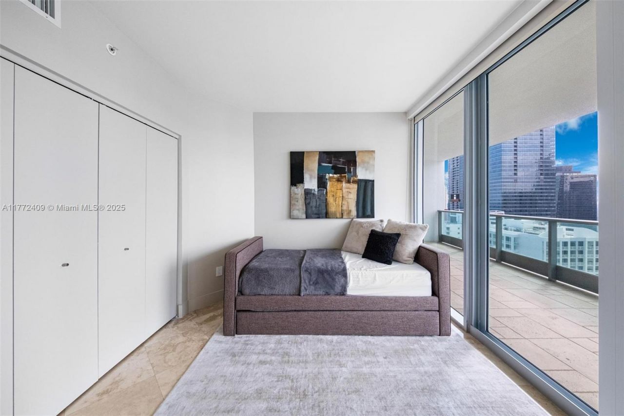 1331 Brickell Bay Dr, Unit 3305, Miami, FL 33131 Photo