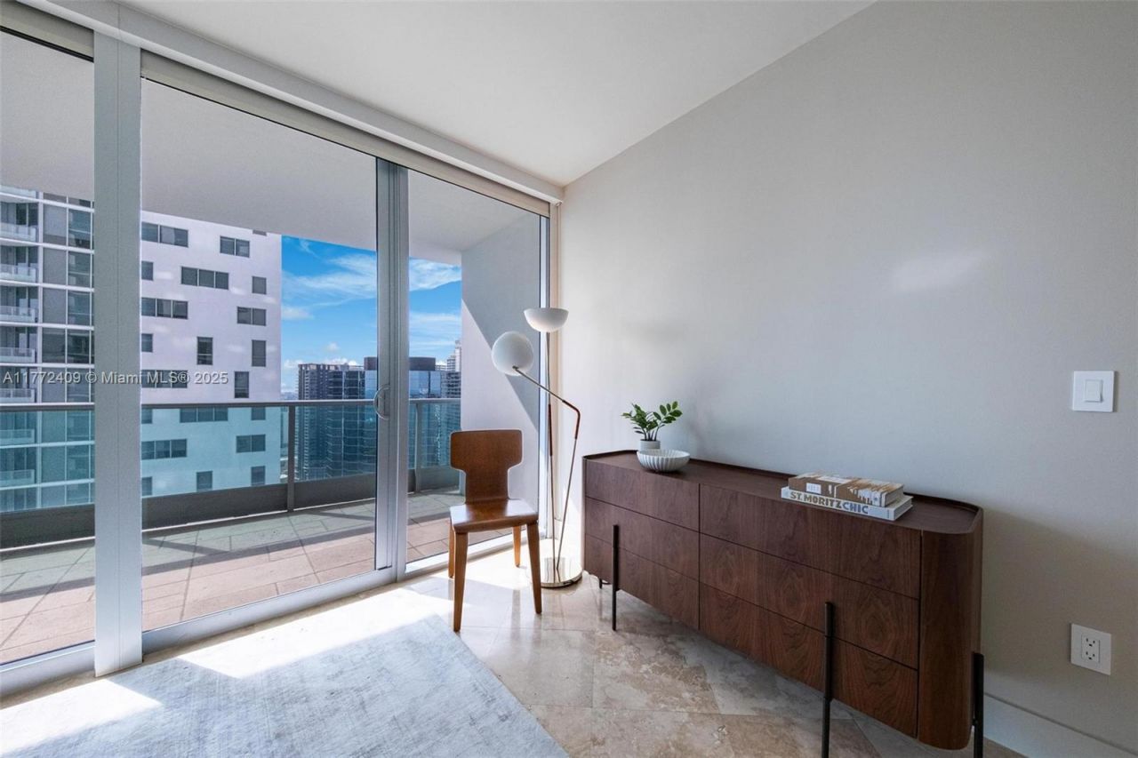 1331 Brickell Bay Dr, Unit 3305, Miami, FL 33131 Photo