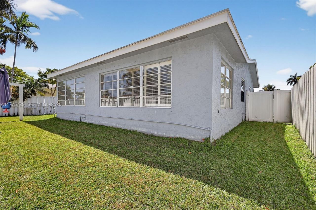 217 SE 5th St, Dania Beach, FL 33004 Photo