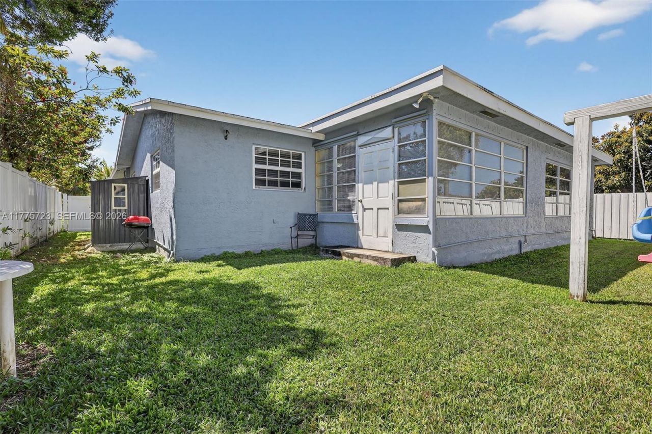 217 SE 5th St, Dania Beach, FL 33004 Photo