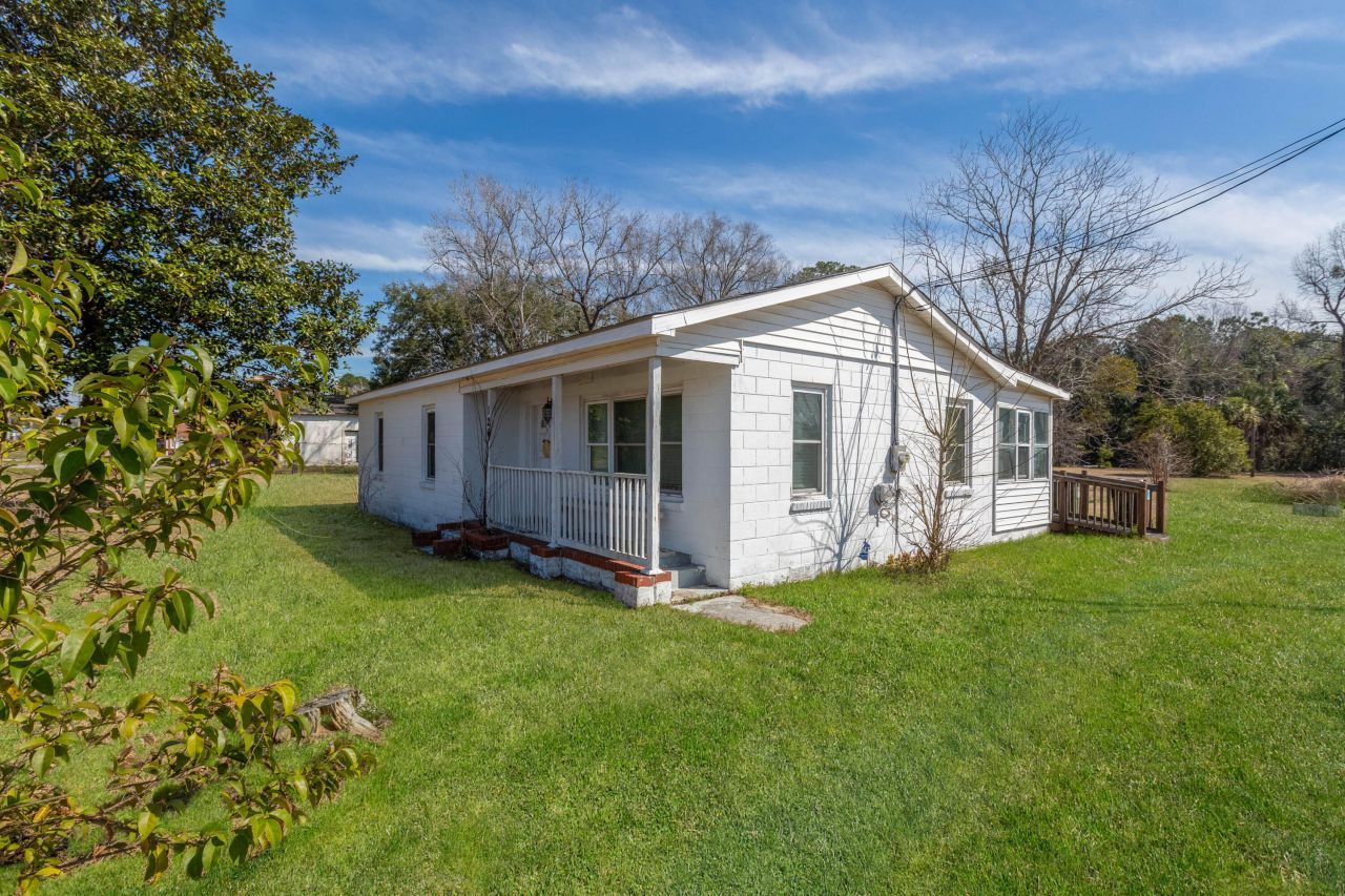 126 N Hwy 52 Photo 16