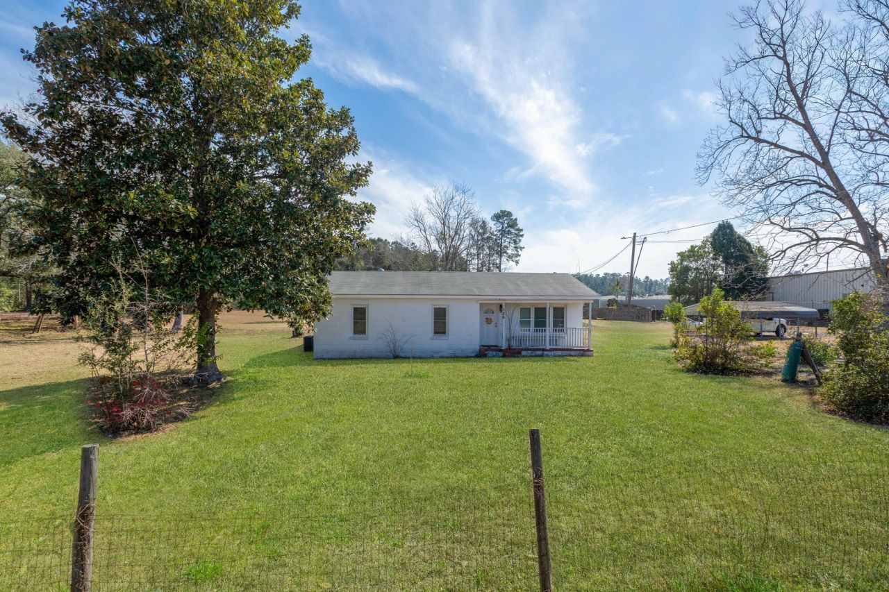 126 N Hwy 52 Photo 17