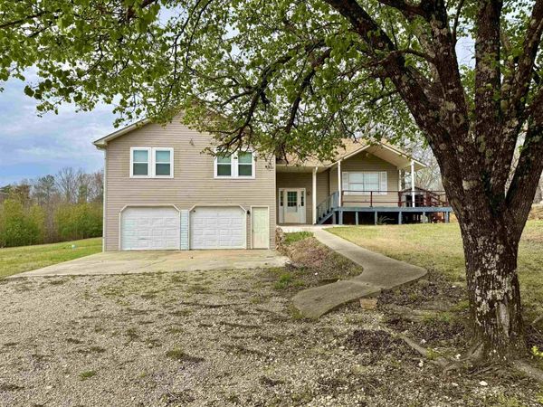 585 Lime Rock Rd, Tuscumbia, AL 35674