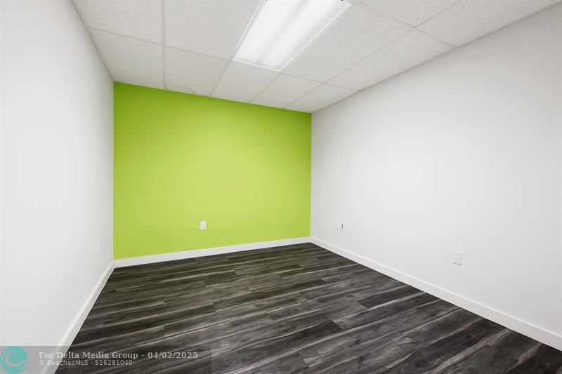 2817 E Oakland Park Blvd, Fort Lauderdale, FL 33306 Photo