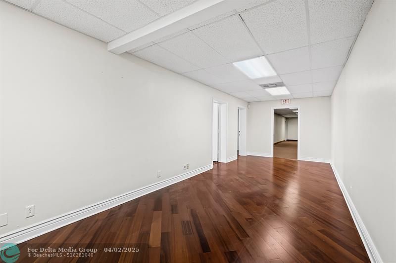 2817 E Oakland Park Blvd, Fort Lauderdale, FL 33306 Photo