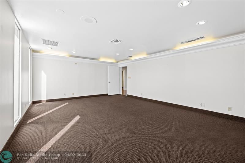 2817 E Oakland Park Blvd, Fort Lauderdale, FL 33306 Photo