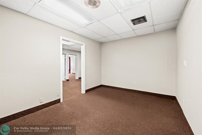 2817 E Oakland Park Blvd, Fort Lauderdale, FL 33306 Photo