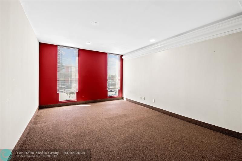 2817 E Oakland Park Blvd, Fort Lauderdale, FL 33306 Photo