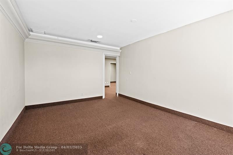 2817 E Oakland Park Blvd, Fort Lauderdale, FL 33306 Photo