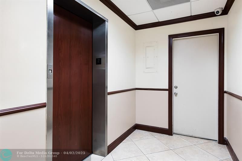 2817 E Oakland Park Blvd, Fort Lauderdale, FL 33306 Photo