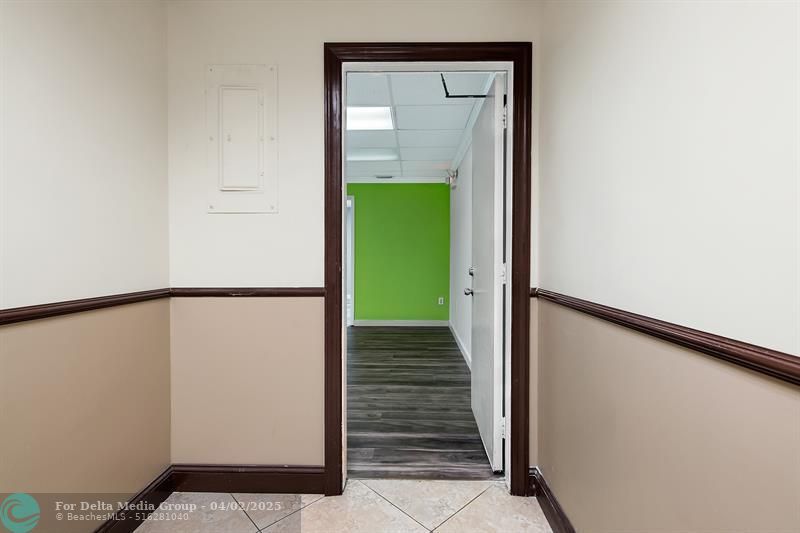 2817 E Oakland Park Blvd, Fort Lauderdale, FL 33306 Photo