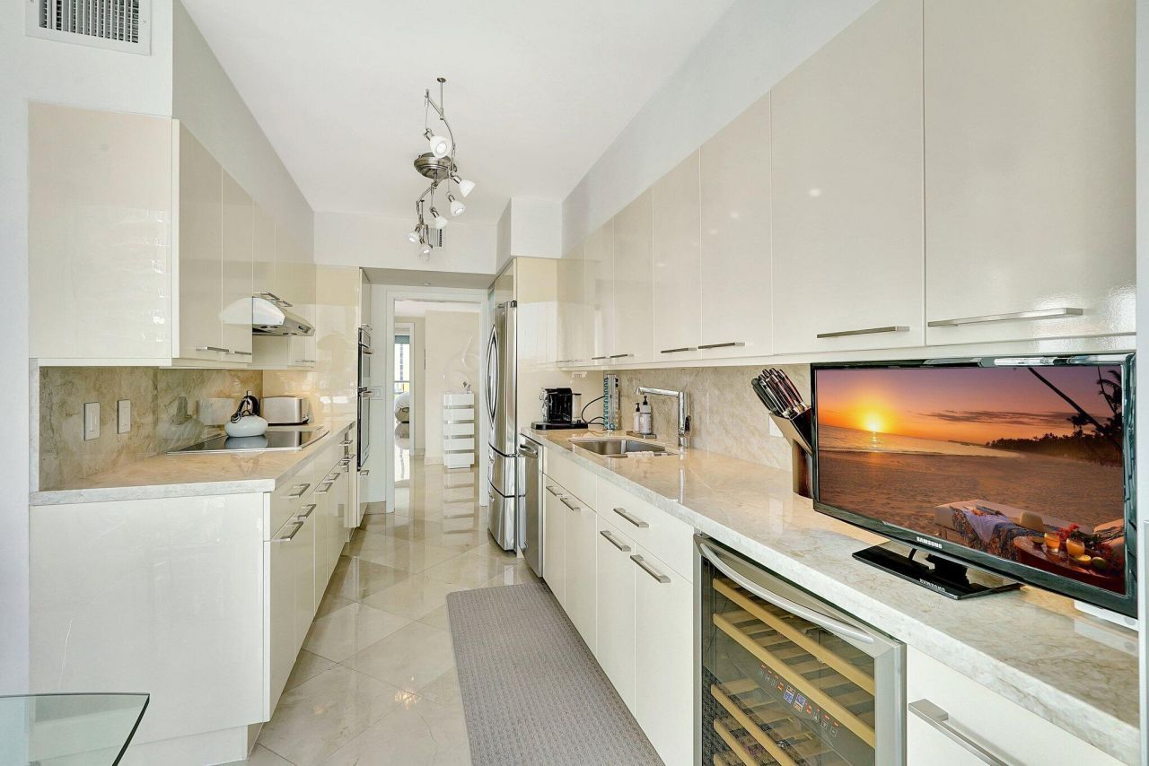 16400 Collins Avenue, Unit 641, Sunny Isles Beach, FL 33160 Photo