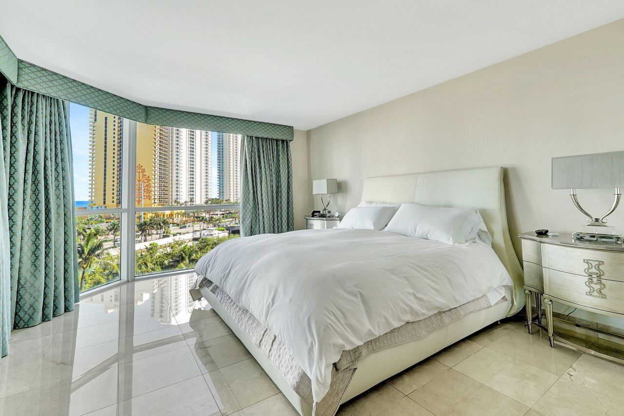 16400 Collins Avenue, Unit 641, Sunny Isles Beach, FL 33160 Photo