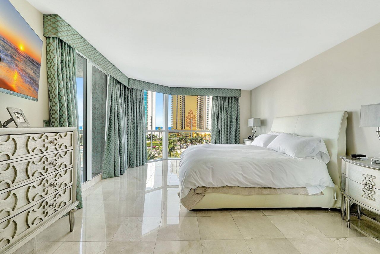 16400 Collins Avenue, Unit 641, Sunny Isles Beach, FL 33160 Photo